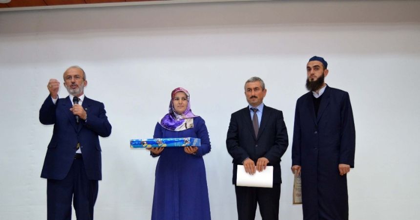 Kitaplarını okudular, umreyi hakettiler
