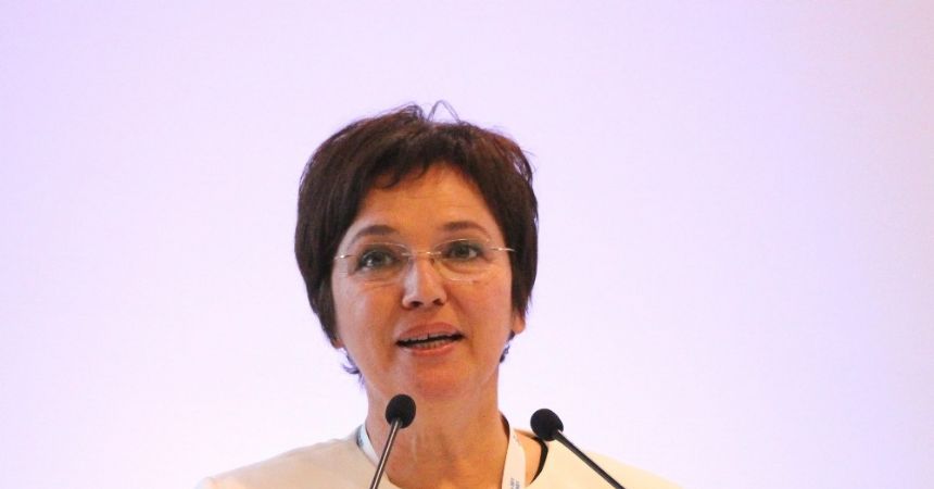 'Hemşirelik eğitimimizi gözden geçirmeliyiz' 'Hemşirelik eğitimimizi gözden geçirmeliyiz'