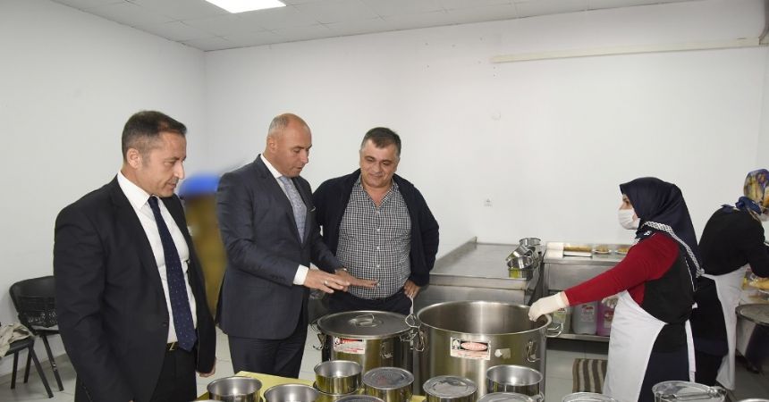 300 aileye sıcak yemek 300 aileye sıcak yemek