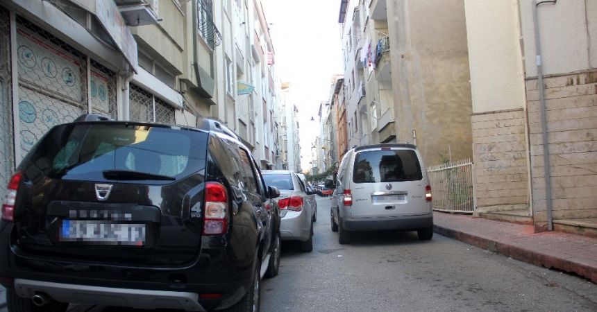 Ambulans ve itfaiye, hatalı parklardan şikayetçi Ambulans ve itfaiye, hatalı parklardan şikayetçi