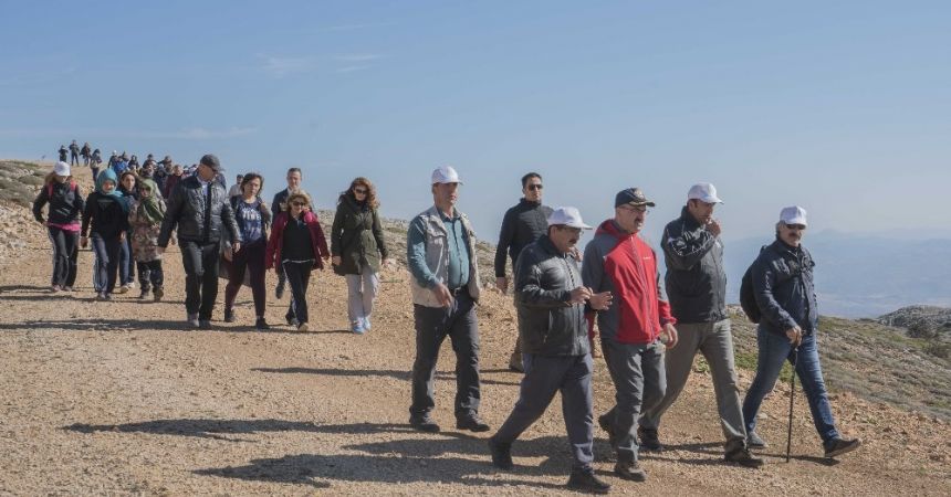 Ağdağ’dan Ballıca Mağarası'na doğa yürüyüşü