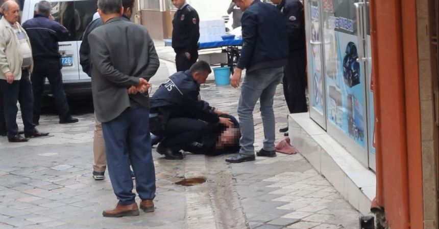 Genç kızın uyuşturucu krizi...