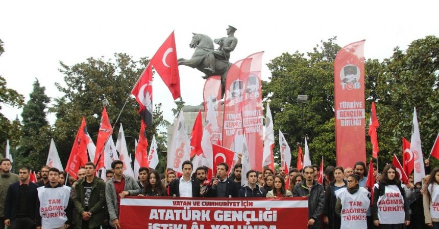 TGB üyelerinden İstiklâl yürüyüşü TGB üyelerinden İstiklâl yürüyüşü