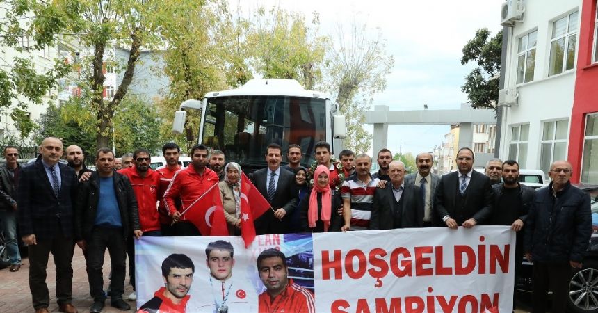 Şampiyona coşkulu karşılama