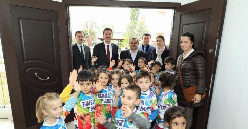 İlkadım’da 10 bin çocuğa trafik eğitimi İlkadım’da 10 bin çocuğa trafik eğitimi
