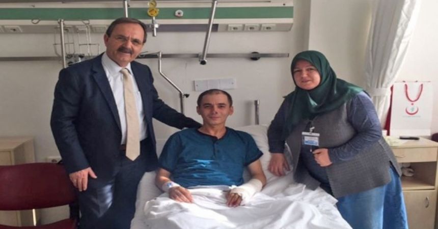 Şahin'den yaralı askere ziyaret Şahin'den yaralı askere ziyaret