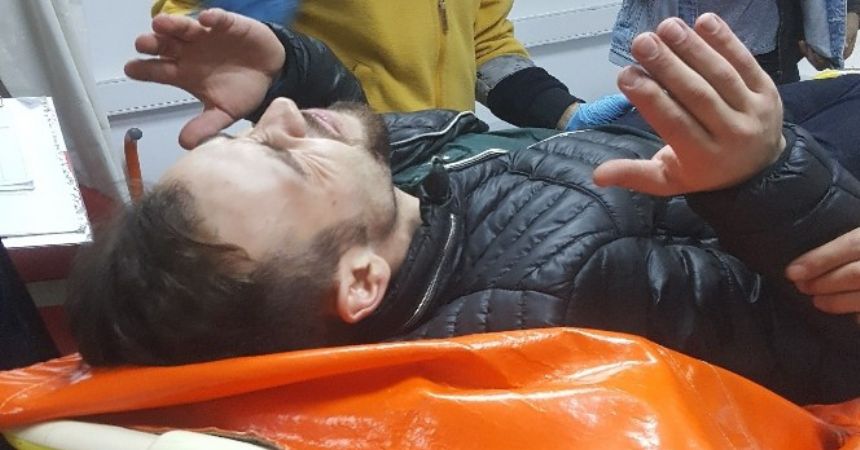 Sokak ortasında bıçakladılar