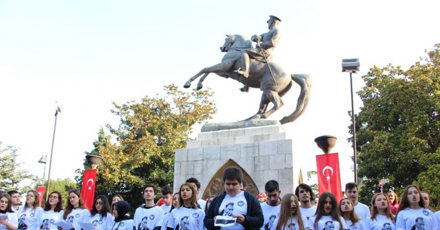 Samsun, Ata'sını andı... Samsun, Ata'sını andı...