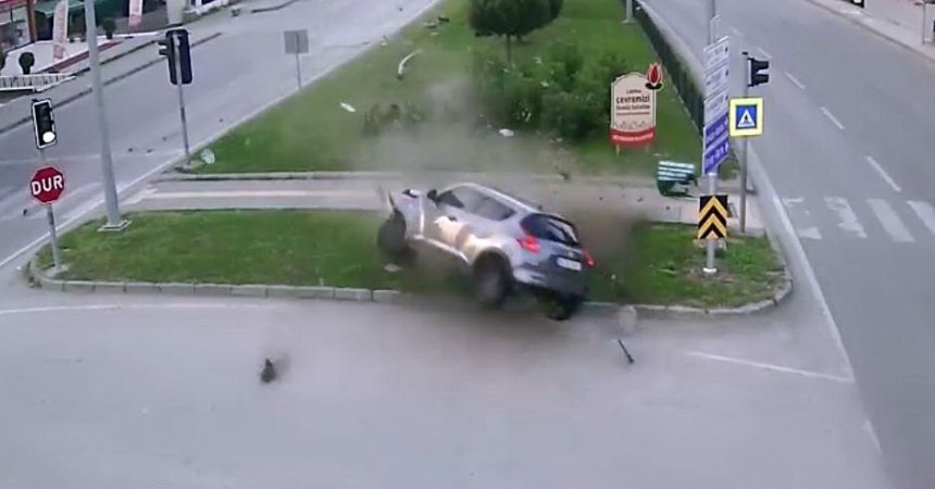 Trafik kazaları MOBESE kameralarında