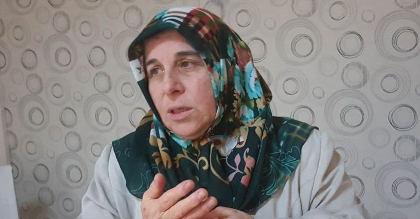 Bileziklerini dolandırıcıya böyle teslim etti Bileziklerini dolandırıcıya böyle teslim etti