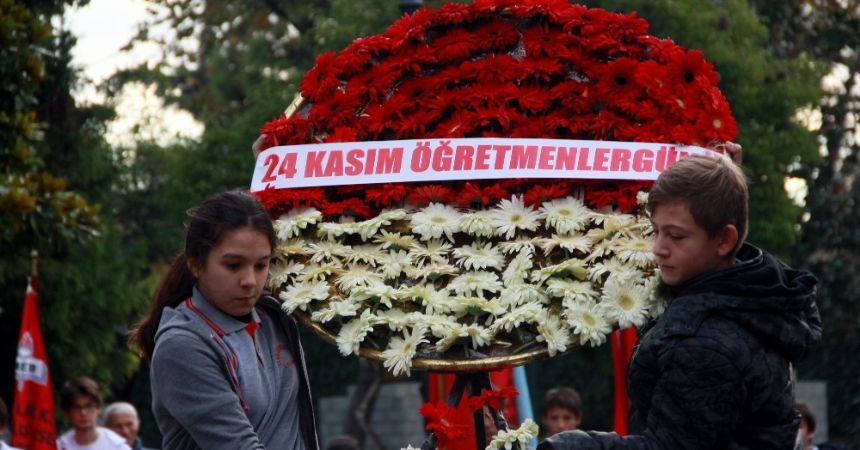 Samsun’da Öğretmenler Günü kutlandı Samsun’da Öğretmenler Günü kutlandı