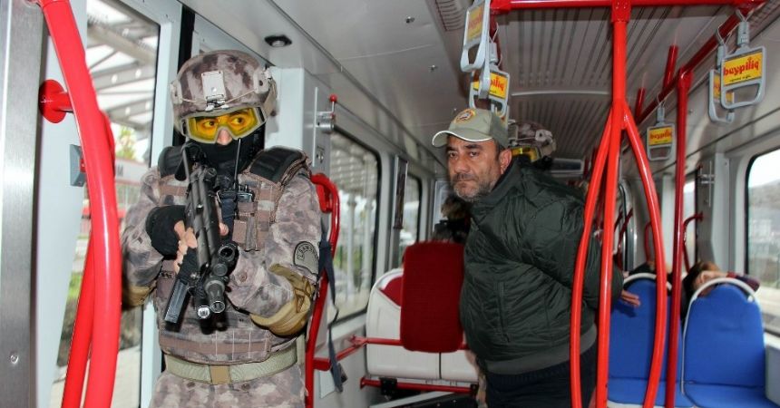 Gerçeği aratmayan rehine tatbikatı