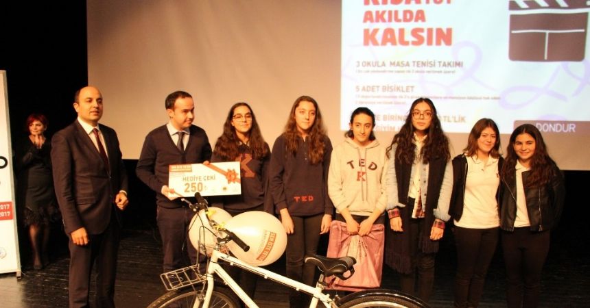 Liseliler kansere karşı 168 kısa film çekti