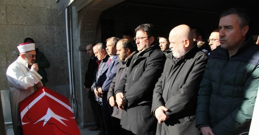 Halı sahada ölen polis toprağa verildi