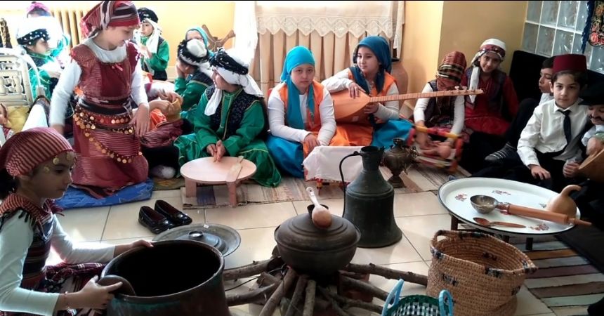 Minik öğrenciler geçmişini unutmadı