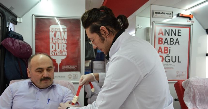 Kan bankası gibi adam Kan bankası gibi adam