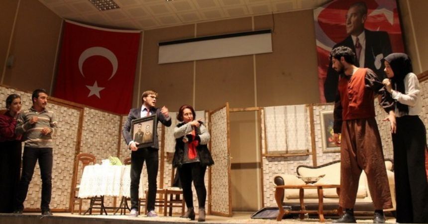 Sinop’ta “Nikah Kağıdı” kapalı gişe oynadı