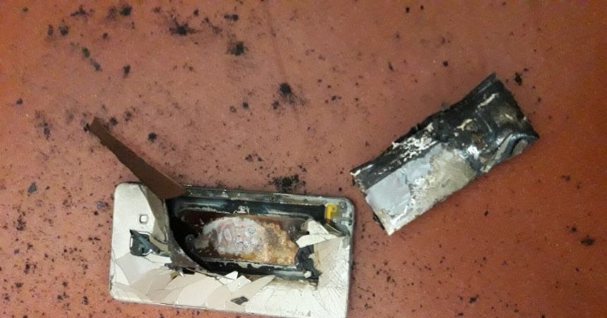 Telefonu cebinde patlayarak yandı