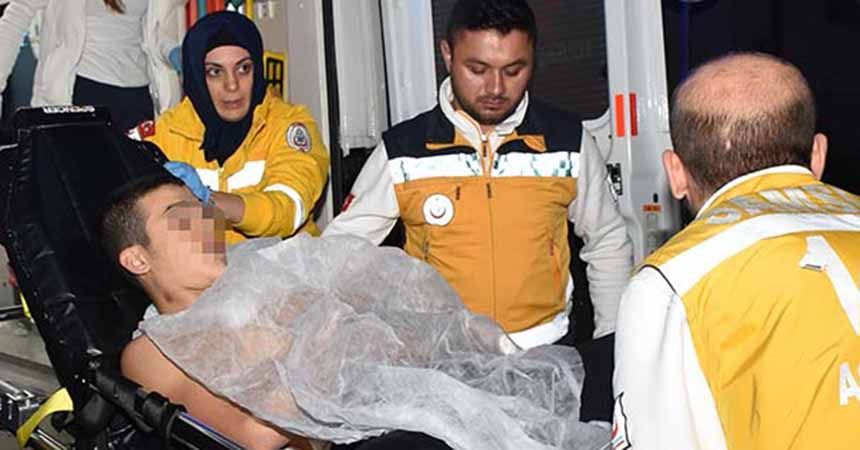 Sokak ortasında bıçaklı saldırıya uğradı