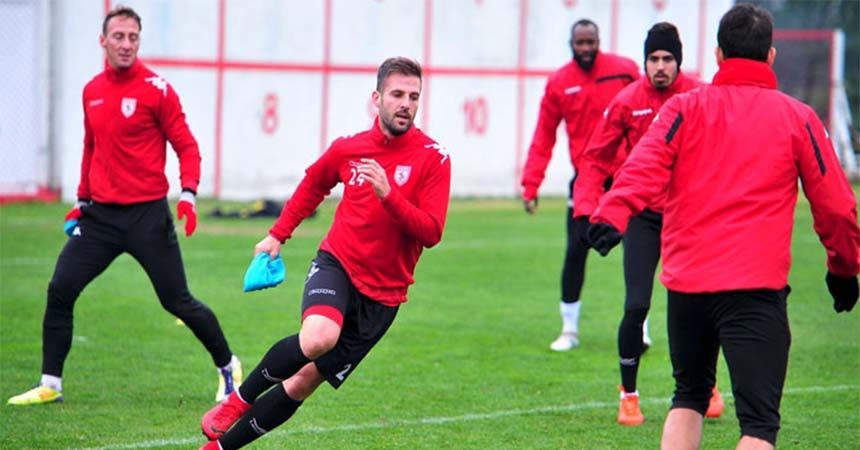 Futbolcular destekten memnun