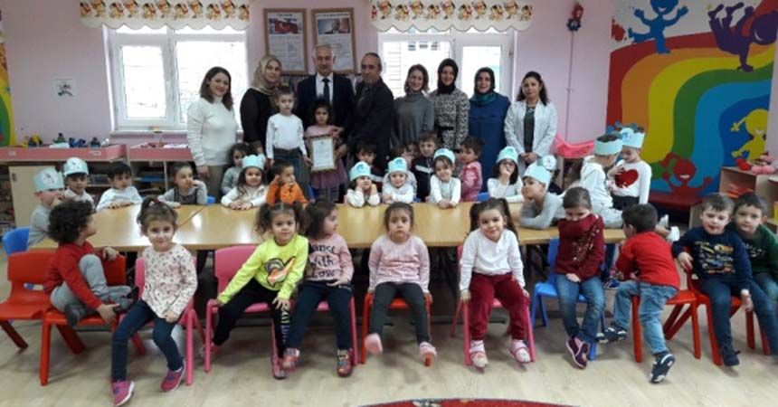 Anaokulu öğrencilerinden Mehmetçik'e bağış