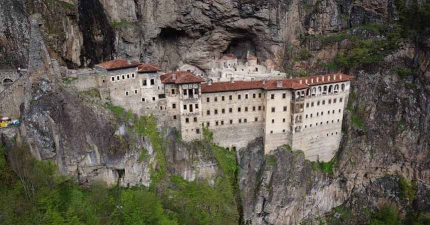 Sümela Manastırı’nı ABD askerleri yağmalamış! Sümela Manastırı’nı ABD askerleri yağmalamış!