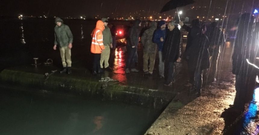 Polis otosu denize düştü: 1 polis kayıp