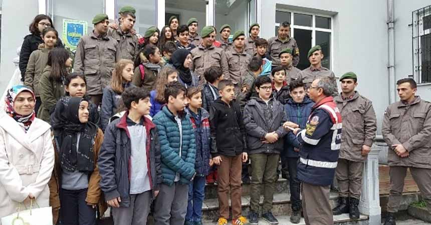 Öğrencilerden jandarmaya ziyaret