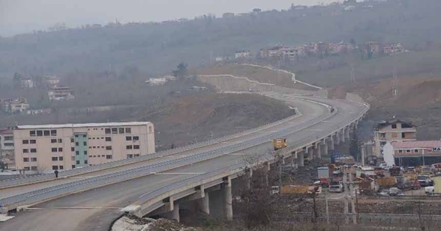Milyarlık projeye heyelan engeli