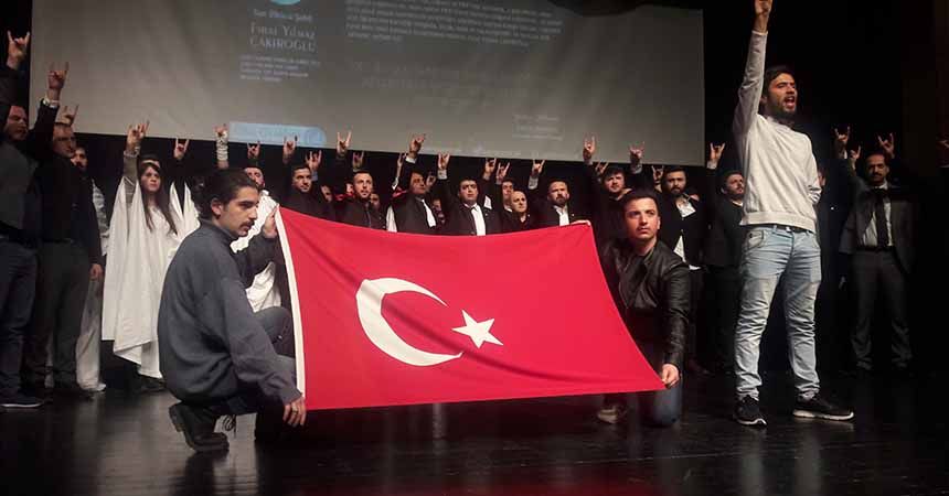 Ülkücülerden anlamlı tiyatro gösterisi