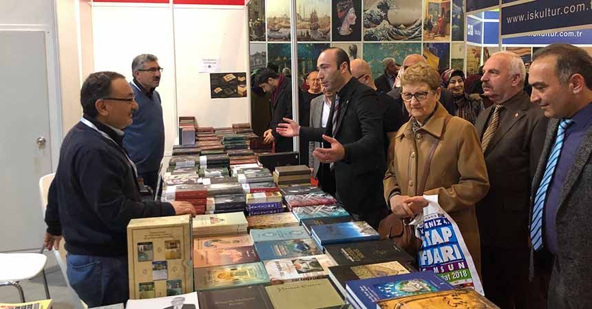 MHP'den kitap fuarına yoğun ilgi