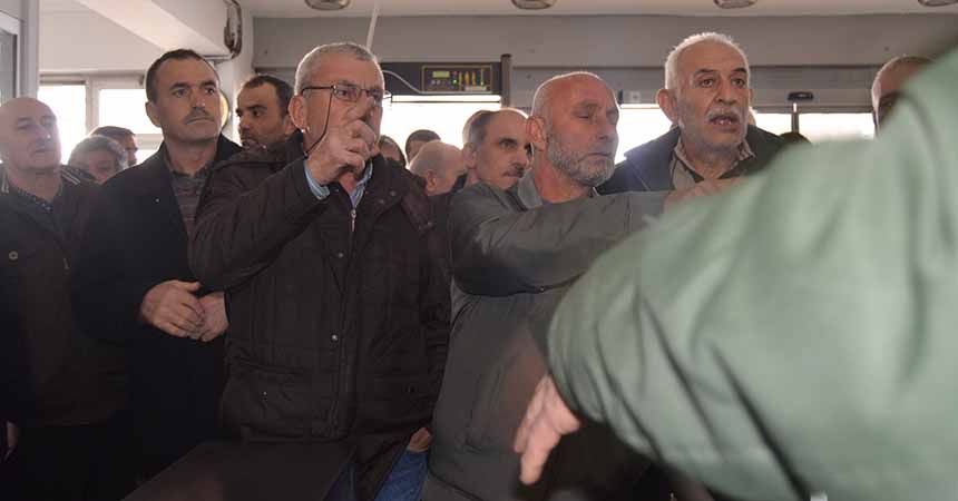 İlkadımlı vatandaşlar meclisi bastı