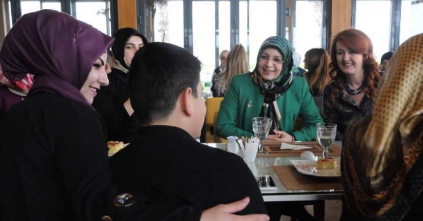 Vatan eşlerine emanet