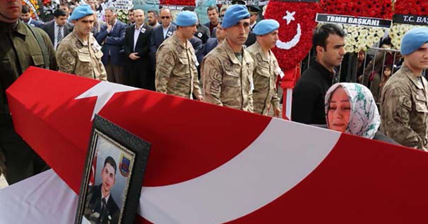 Şehidi silah arkadaşları uğurladı