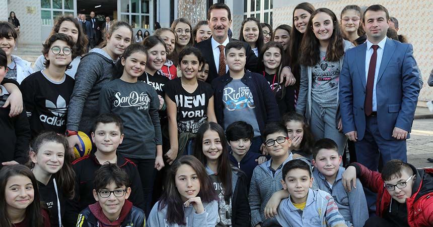 Çocuk ve gençlere büyük hizmetler
