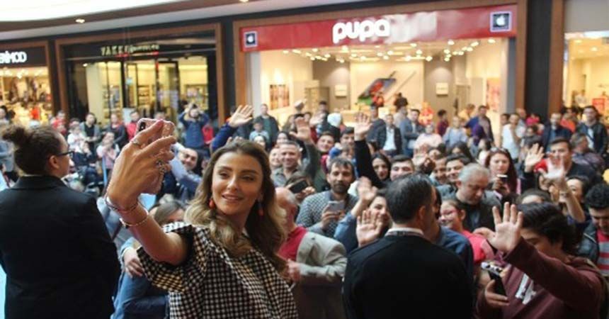 Özge Ulusoy’dan bahar modası sırları