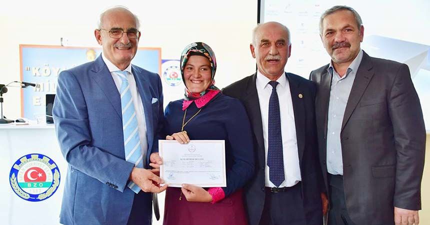 Kursiyerler sertifikalarını aldı
