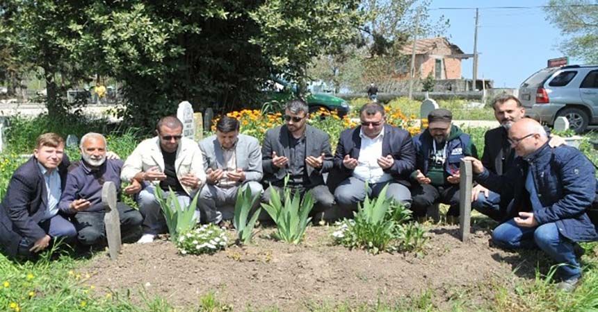Gazeteci Namık Azgın mezarı başında anıldı