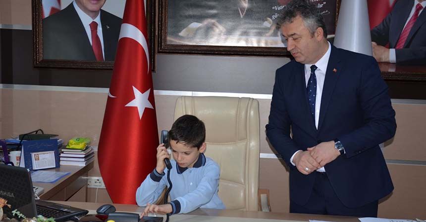 Başkan Topaloğlu koltuğunu devretti