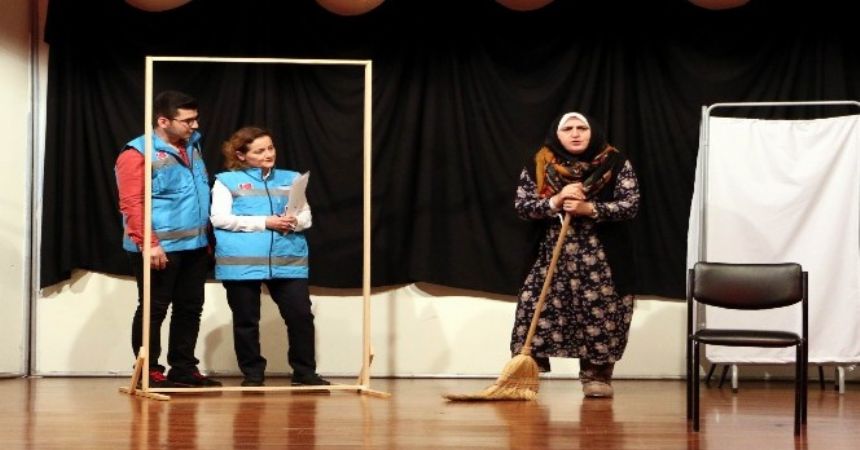 Sağlıkçılardan tiyatroluk anılar
