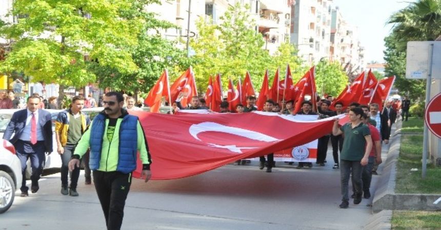 Bafra’da Gençlik Yürüyüşü