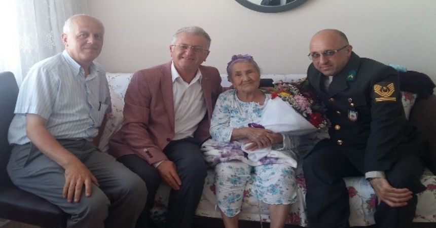 Kıbrıs şehidinin annesi unutulmadı