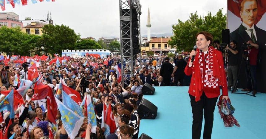Meral Akşener Samsunlularla buluştu
