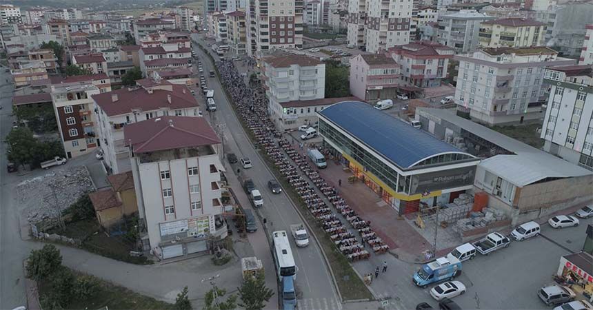 750 metrelik dev iftar sofrası