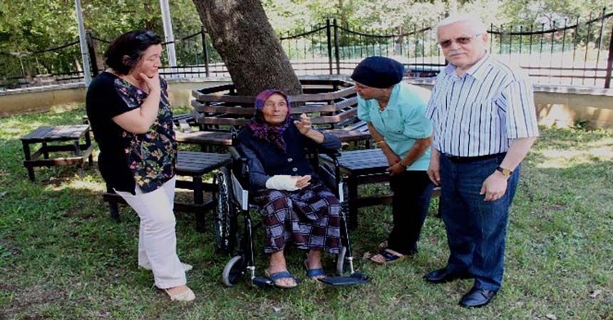 Yaşlı kadına devlet sahip çıktı