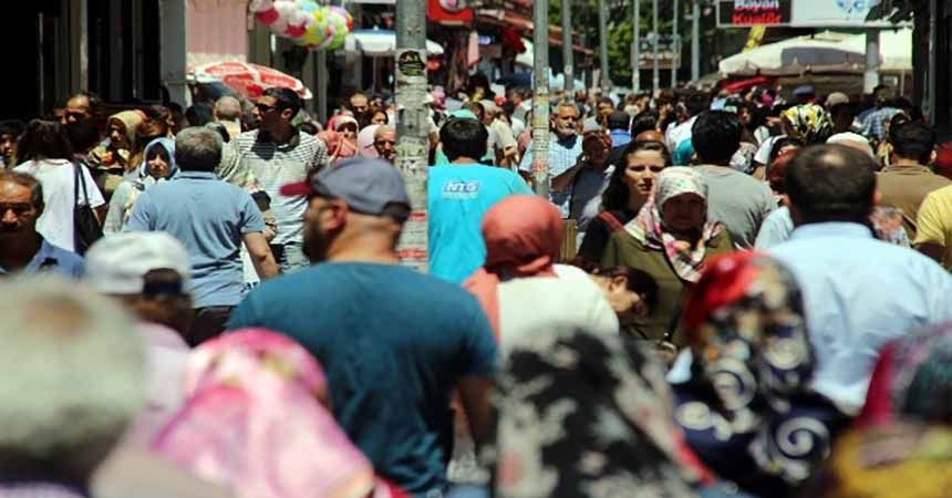Çarşı-pazarda bayram hareketliliği