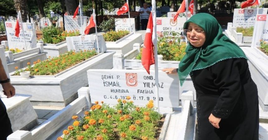 Şehit anası yürekleri dağladı