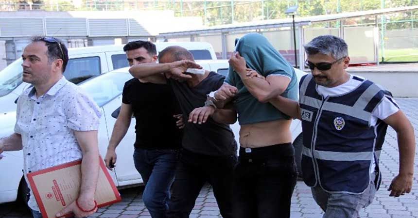 Böyle arkadaşlar düşman başına!