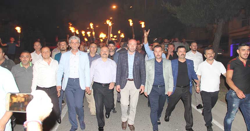 MHP'den Anadolu Mahallesi'nde miting