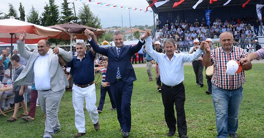 Topaloğlu'ndan güreş daveti